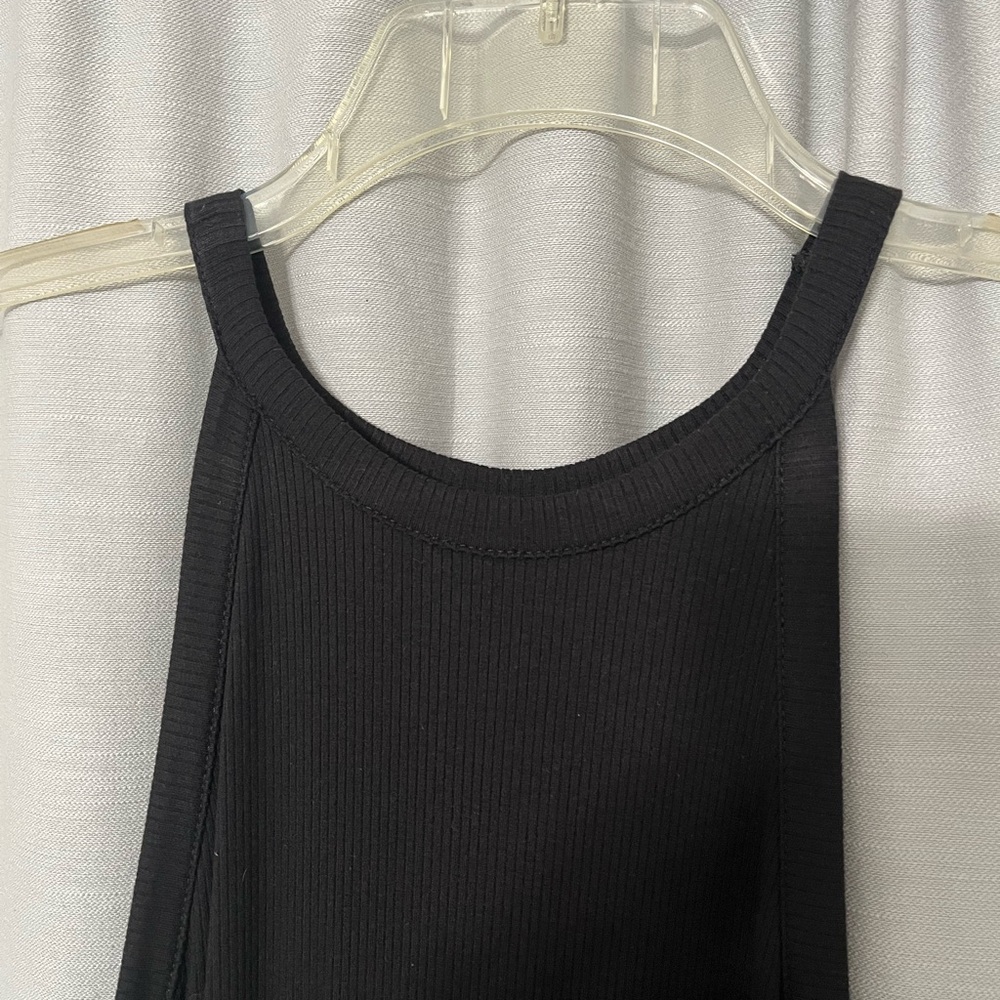 Flowy Black Ribbed Dress - Picture 2 of 4